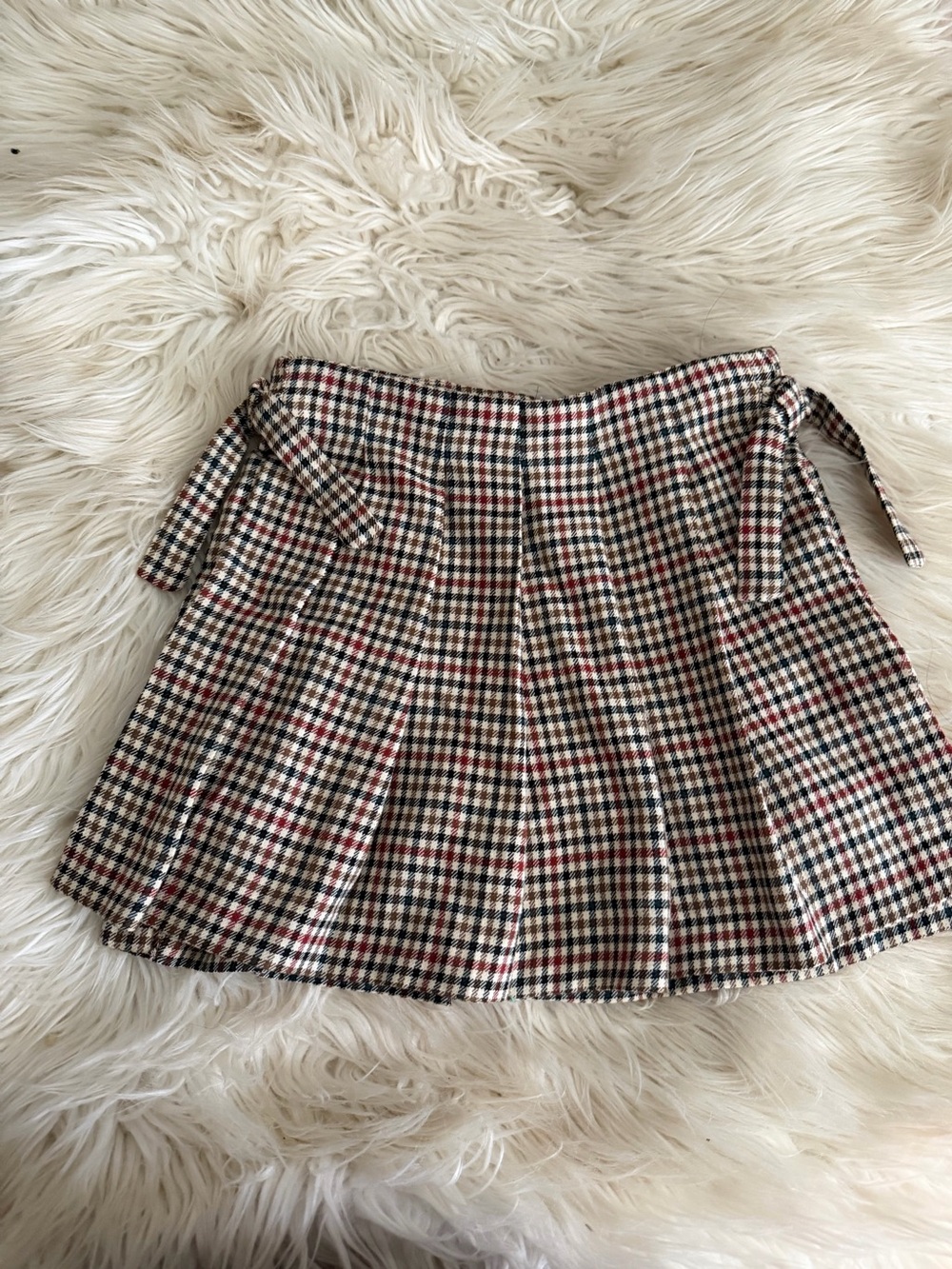 ZARA Girls Plaid Tie-Waist Mini Skirt in Black, Cream & Red
